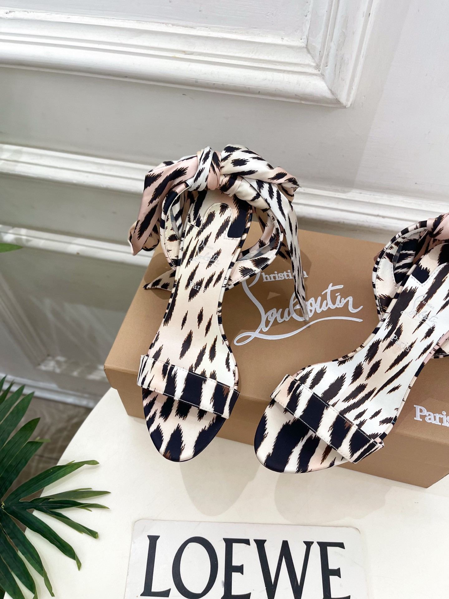 ua Ch**an louboutin du desert sandals 10cm heel