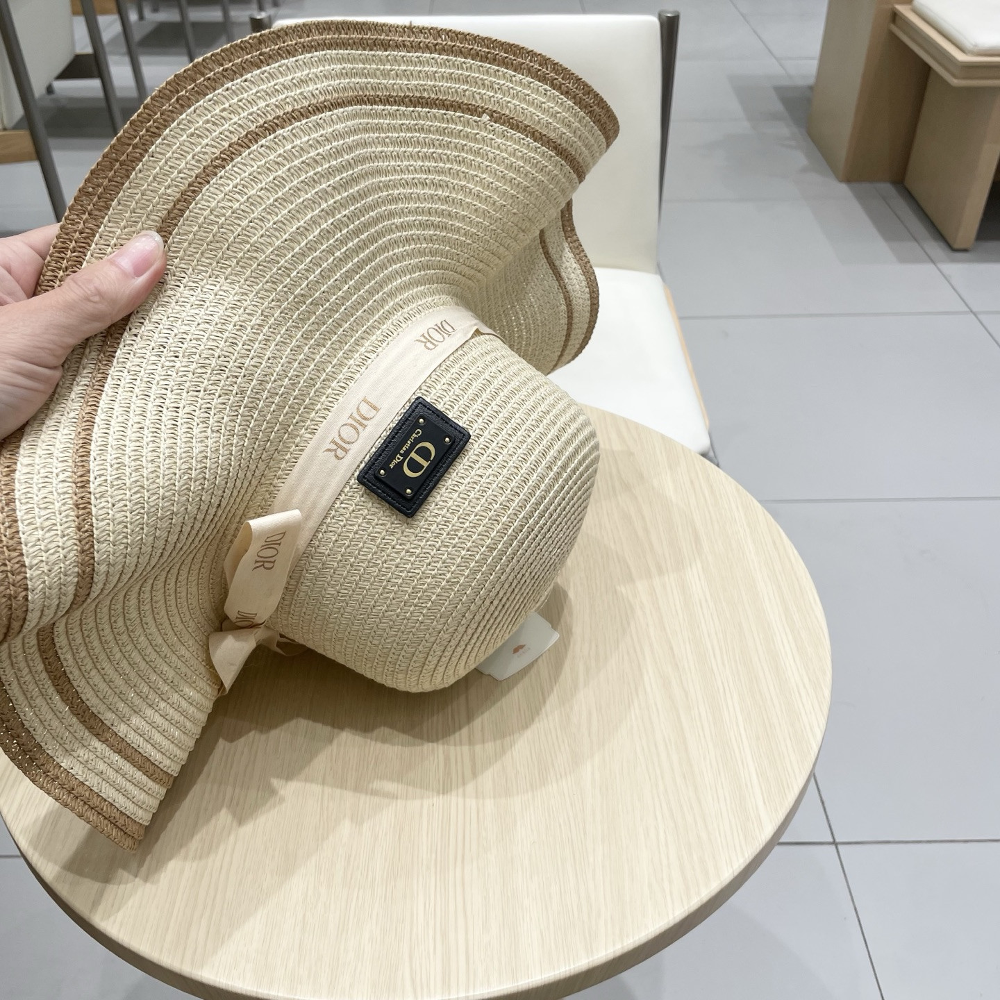 D*or straw hat 57cm head circumference