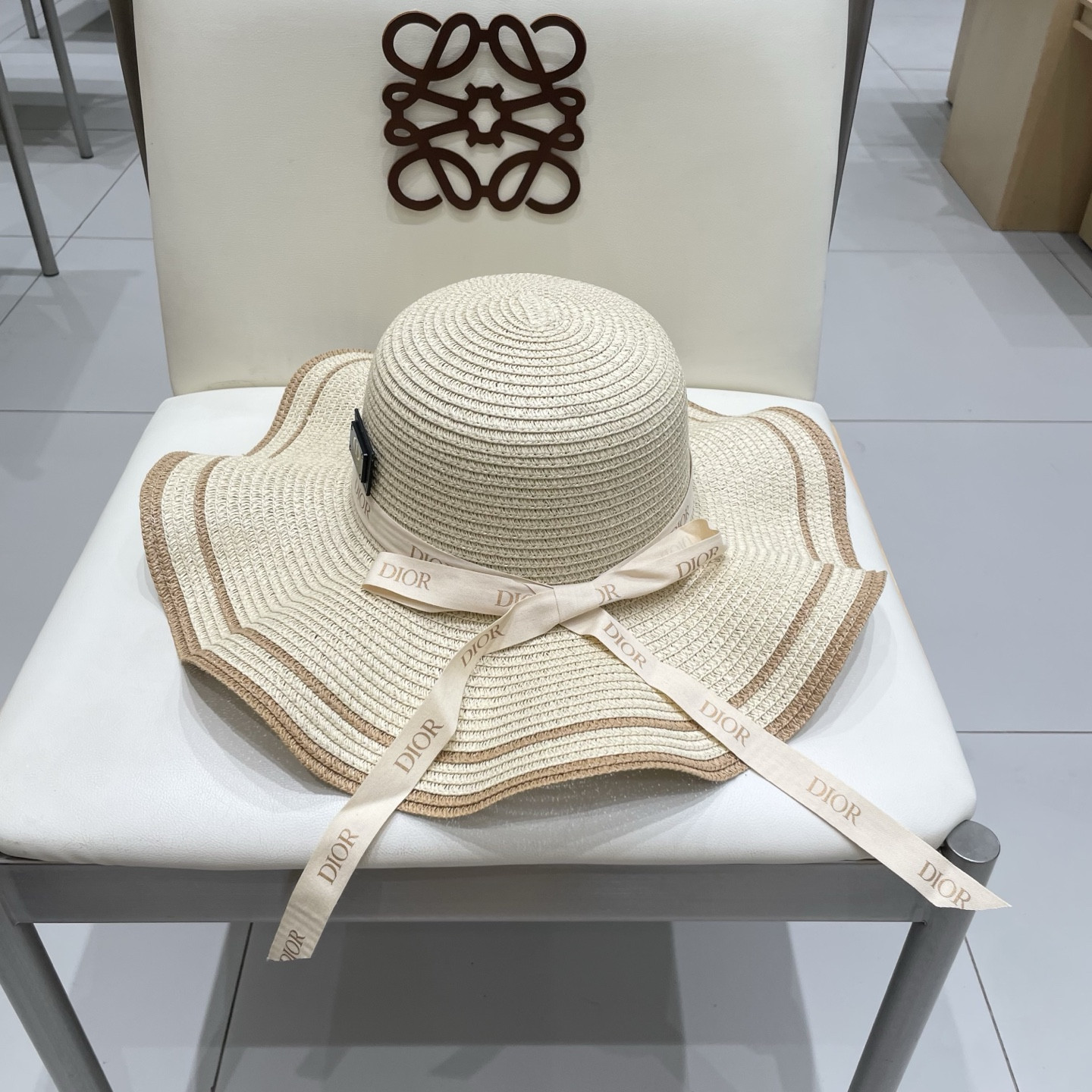 D*or straw hat 57cm head circumference