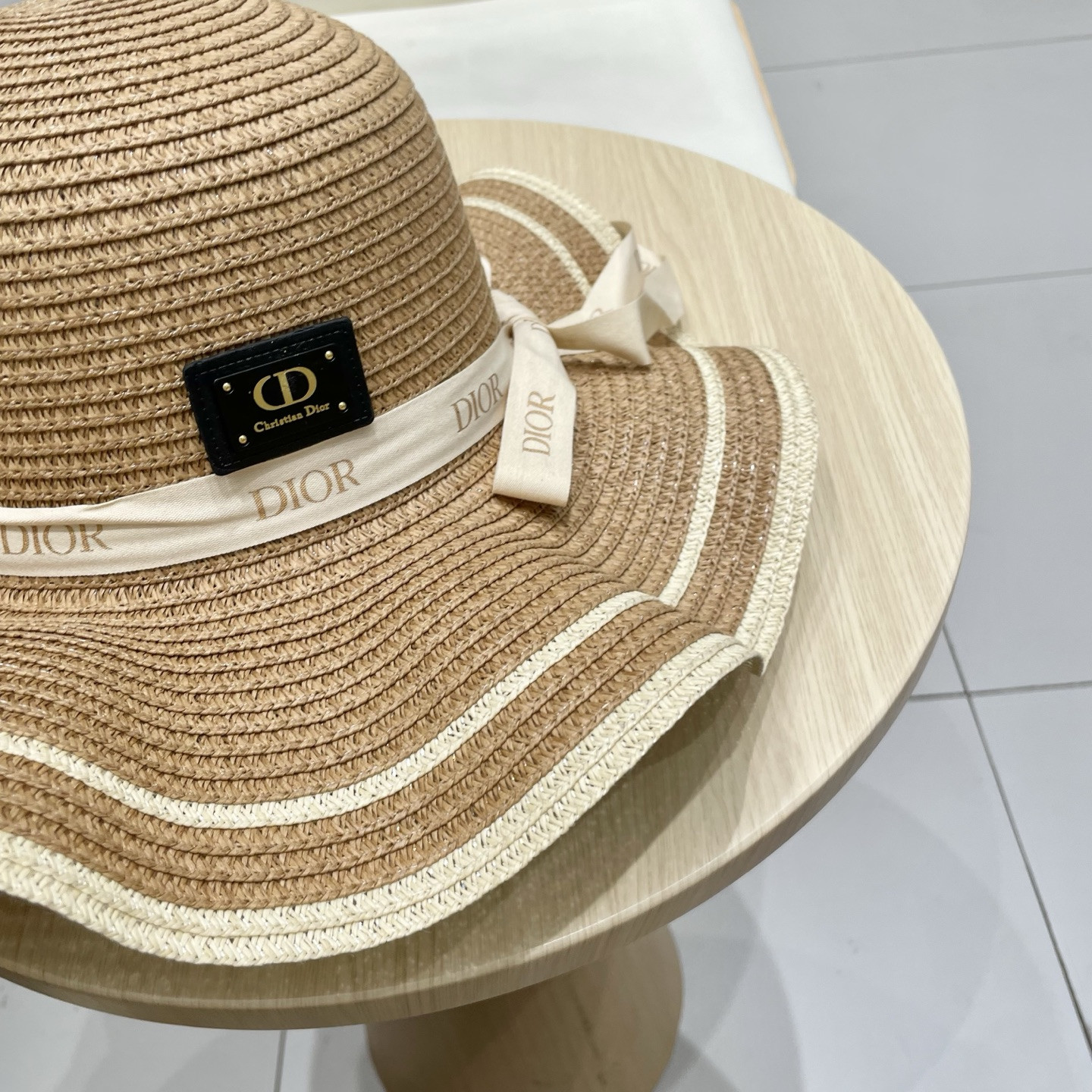 D*or straw hat 57cm head circumference