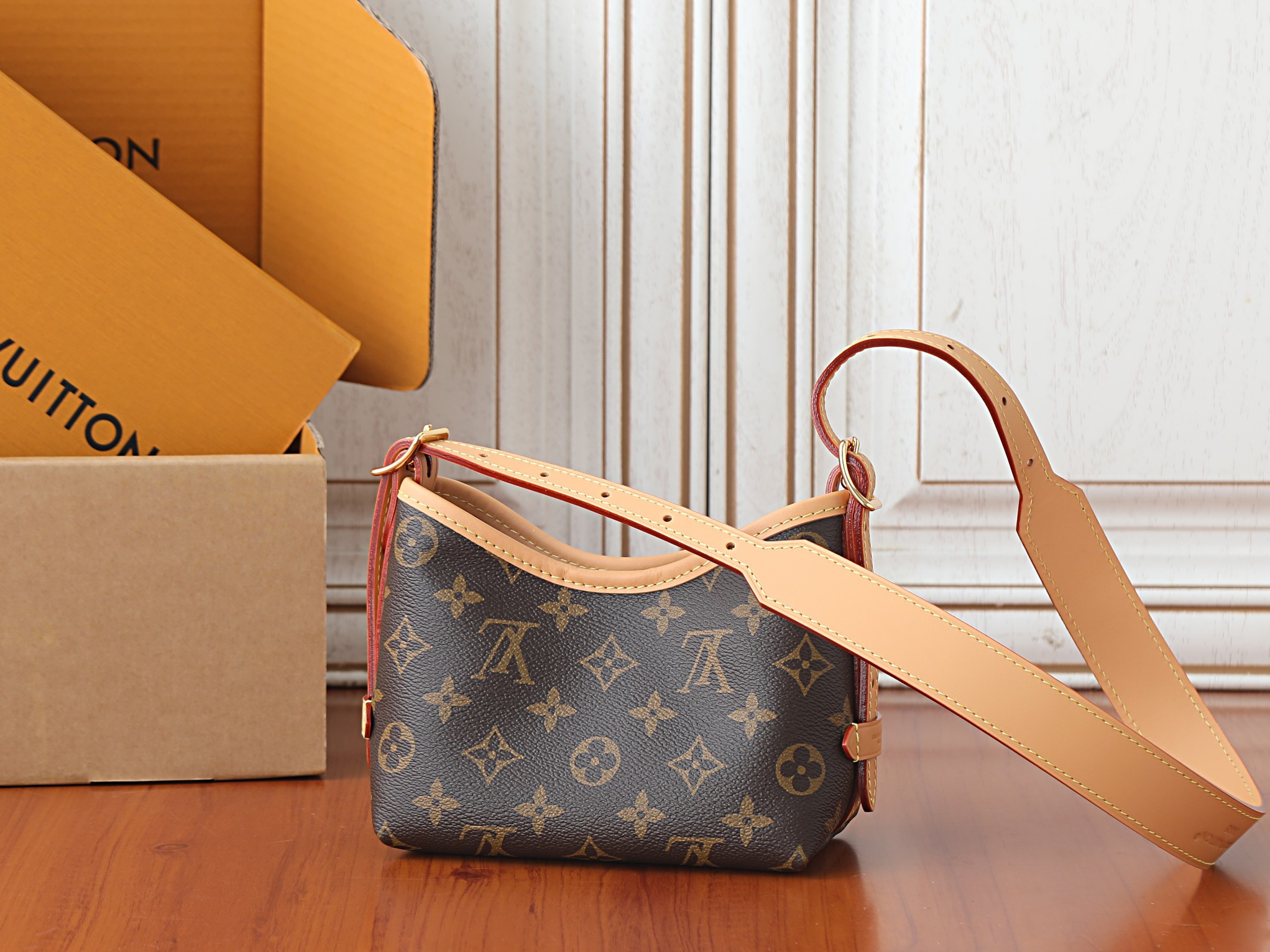 LV Nano CarryAll M2A711 16x15x9.5cm