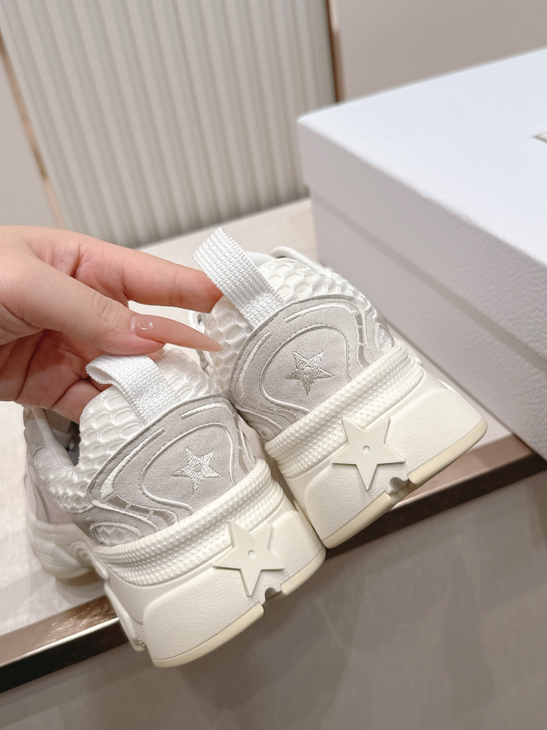 ua D*or vibe sneakers