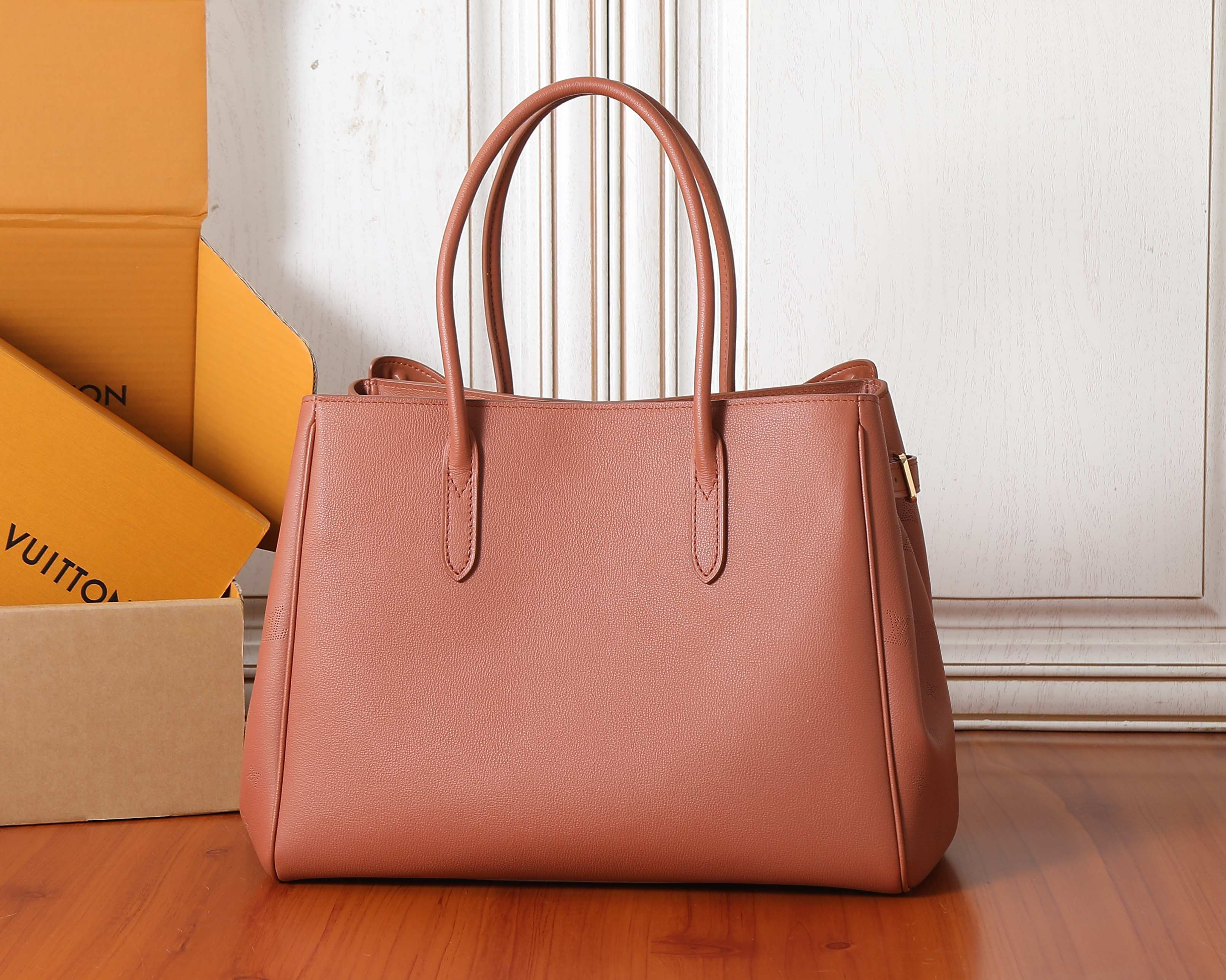 LV Vendome MM M26501 35.5x28x17cm