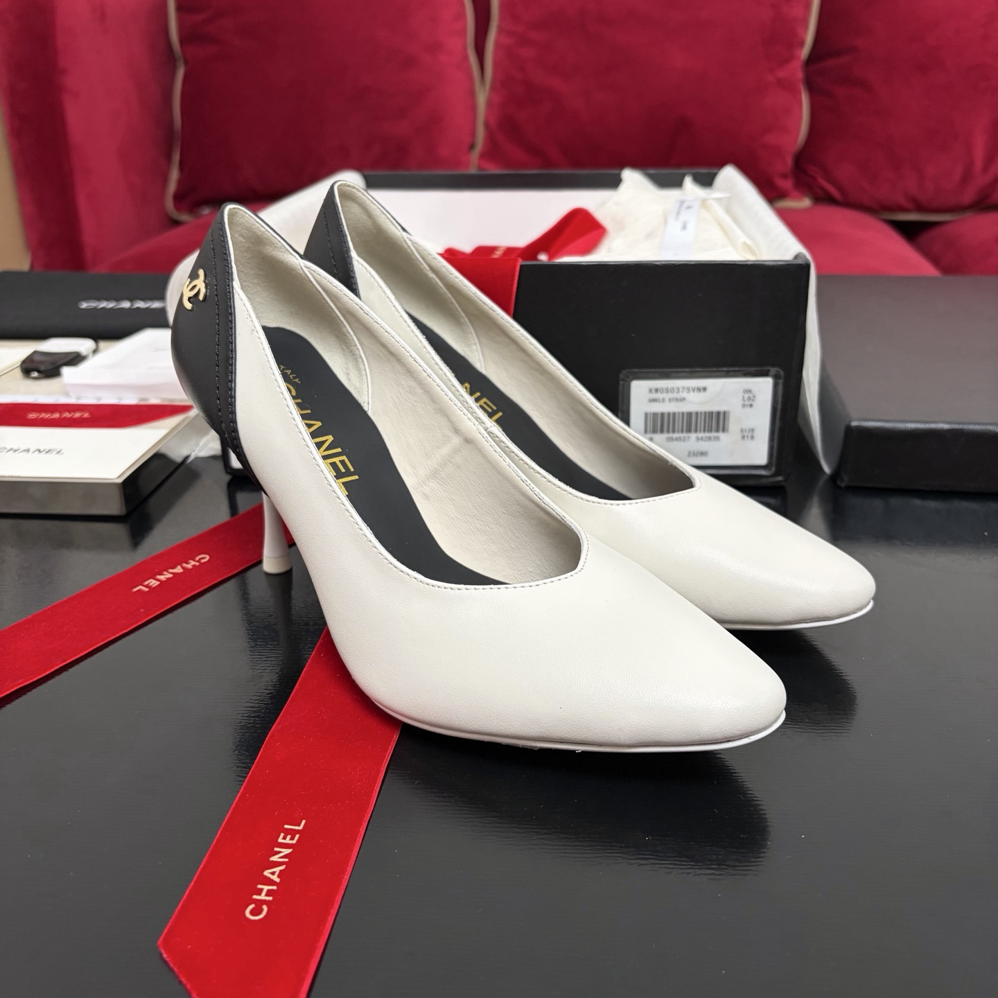 ua Ch*el pumps