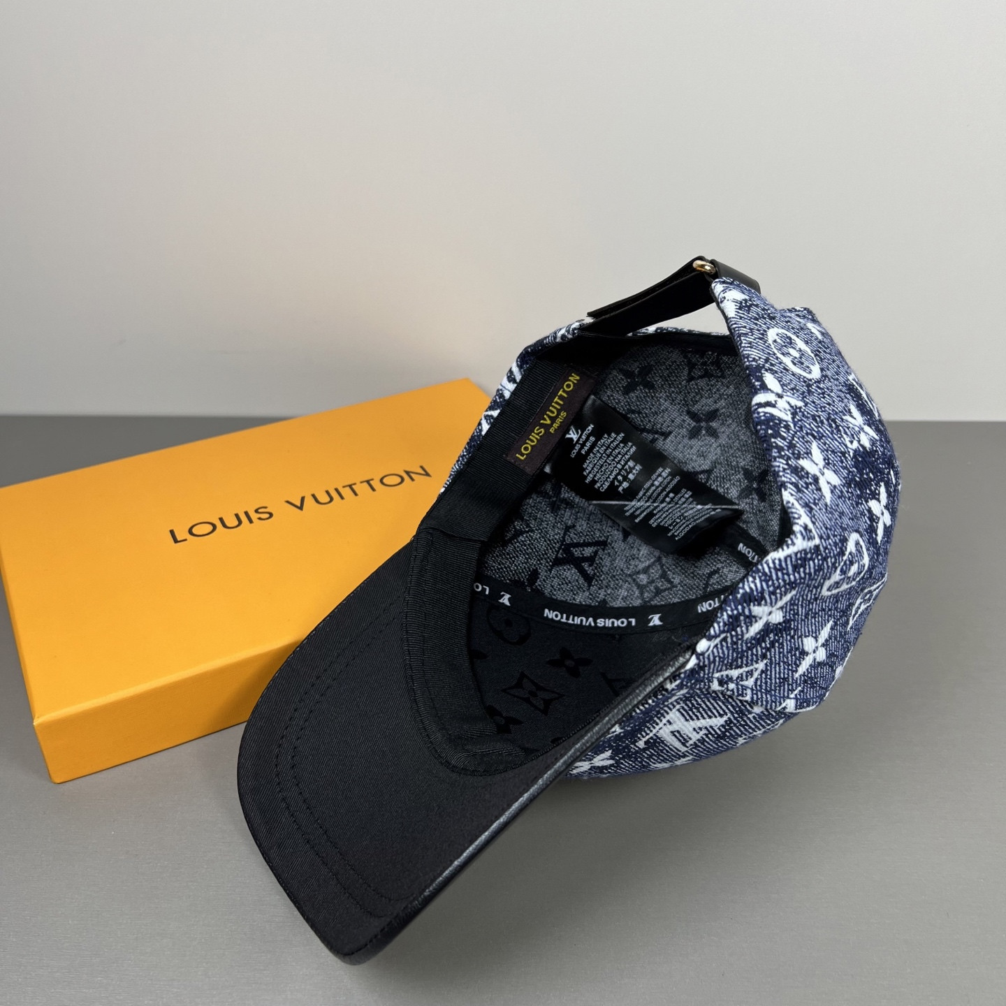 l0*is V*t0n baseball cap