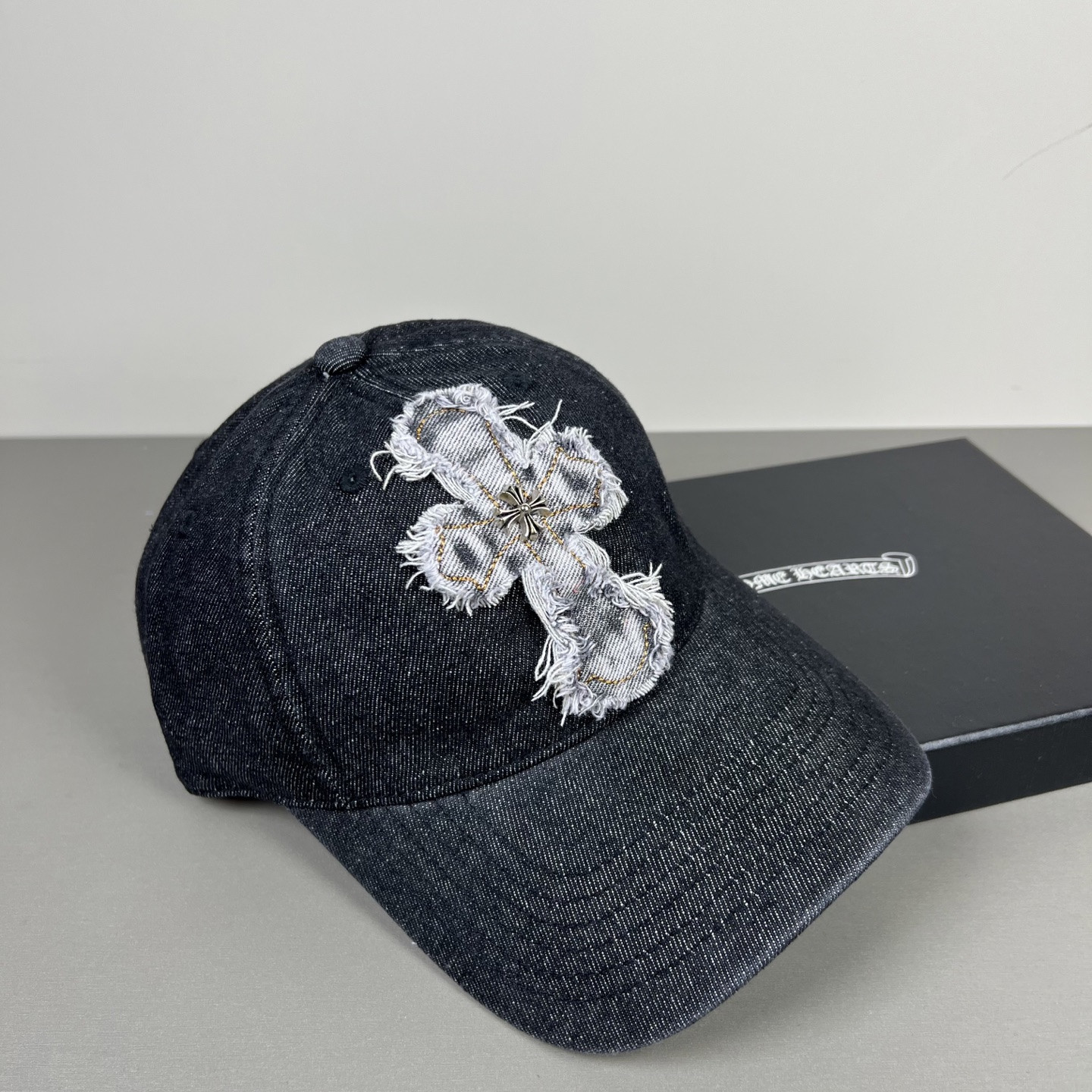 Ch**me He**ts baseball cap
