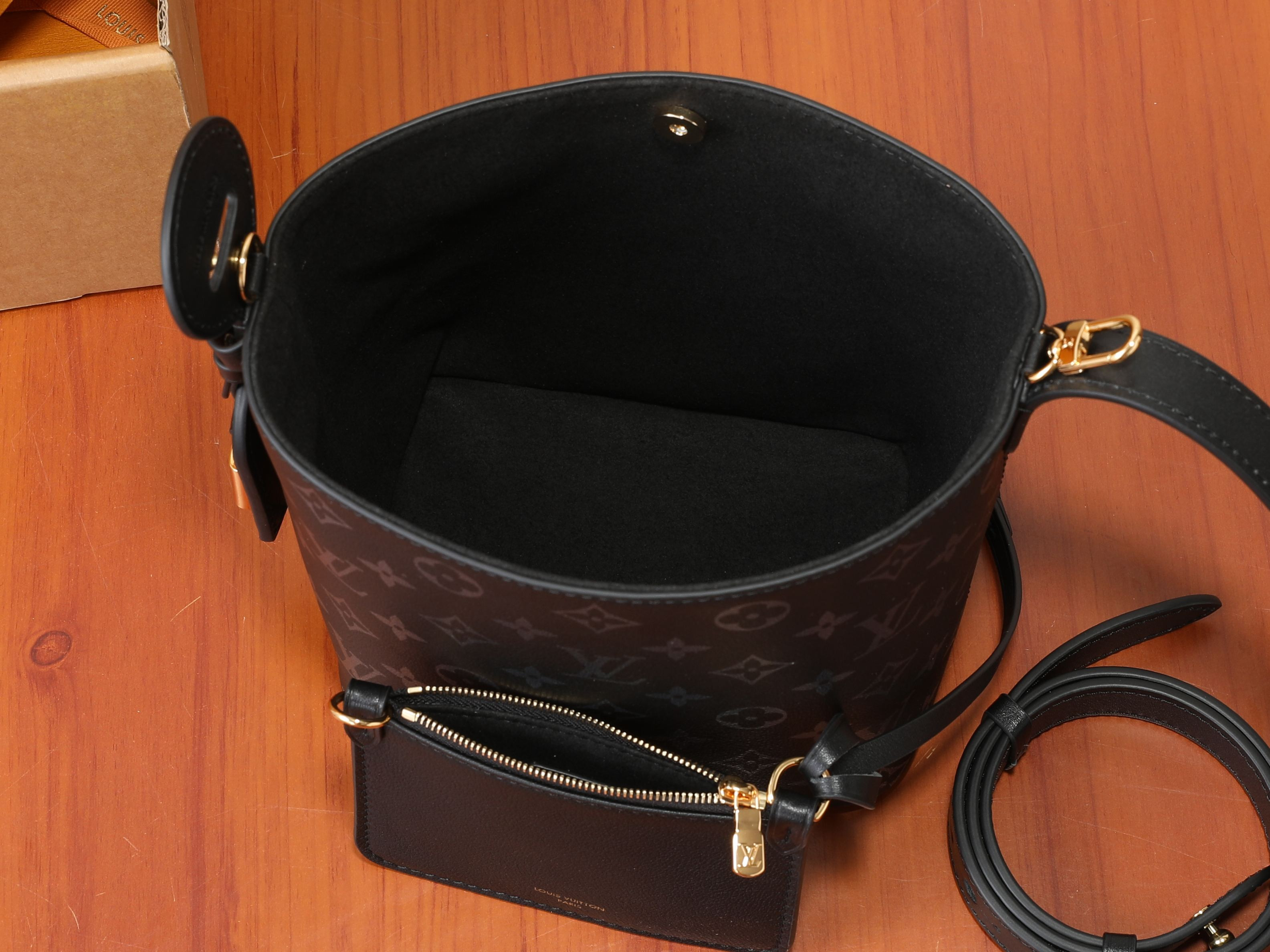 LV All In BB M3A156 16x18x12cm