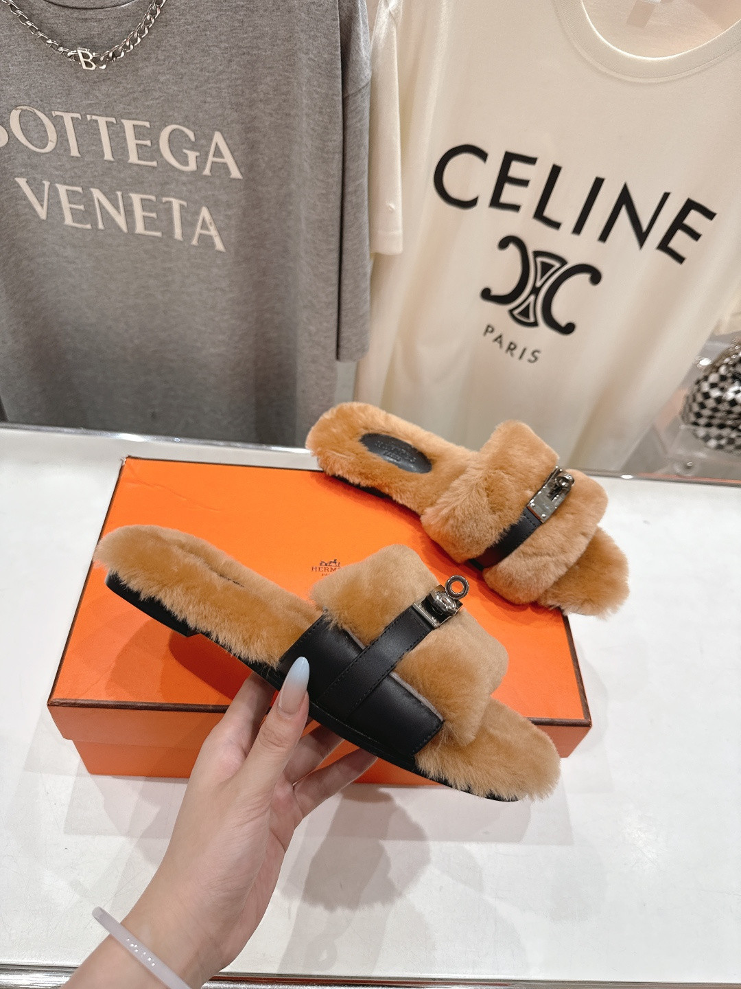 ua H**mes giulia sandal