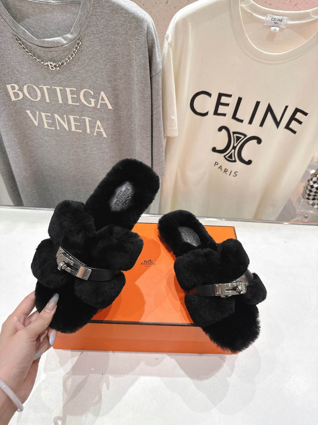 ua H**mes chypre sandals