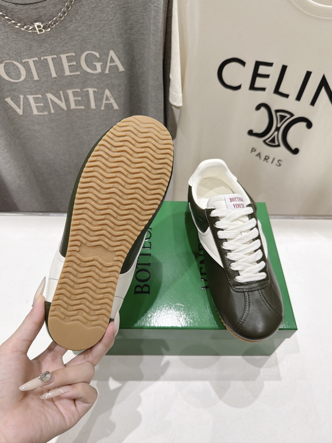 ua bo*te*ga Ve*ne*ta shot sneaker