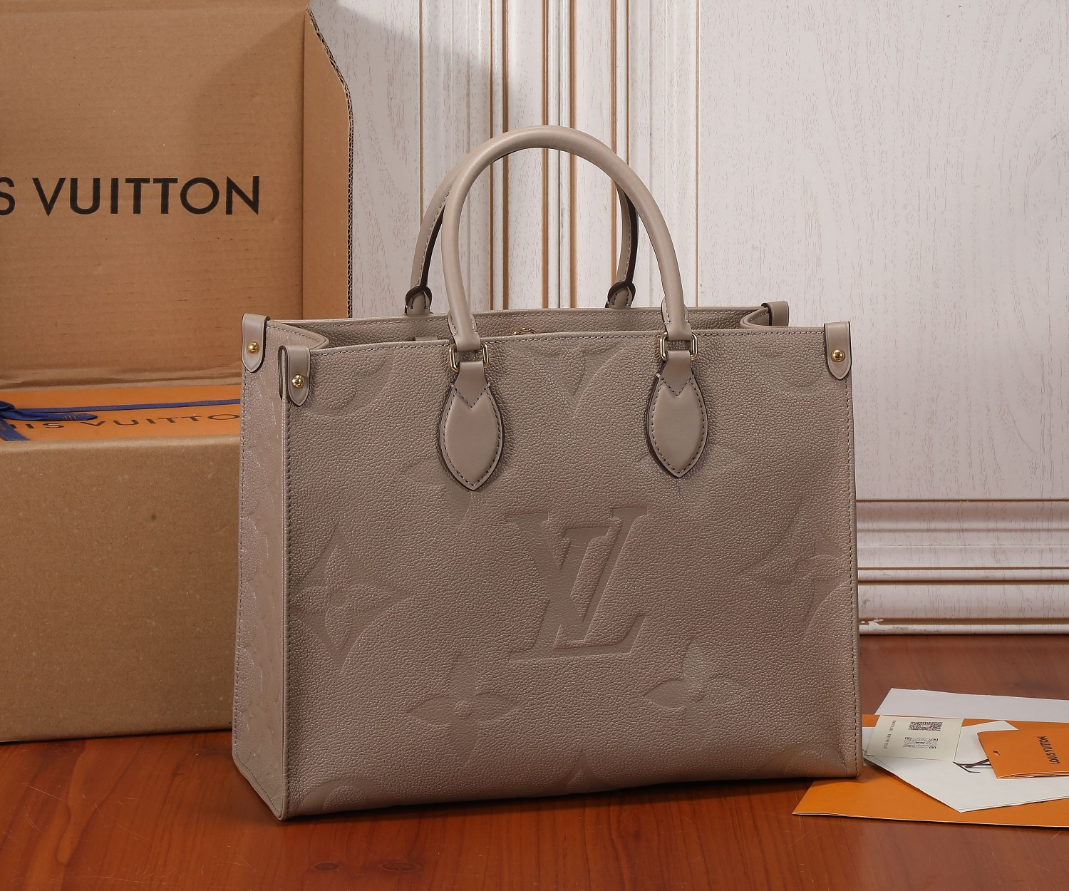 LV Onthego MM Tote Bag M45607 35 x 27 x 14 cm