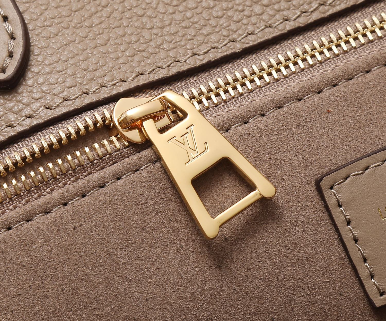 LV Onthego MM Tote Bag M45607 35 x 27 x 14 cm