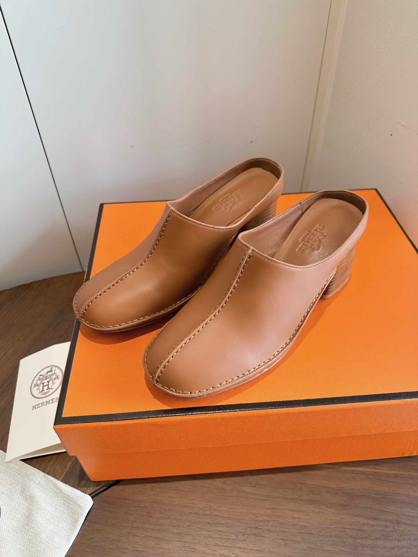 ua H**mes mystery mule