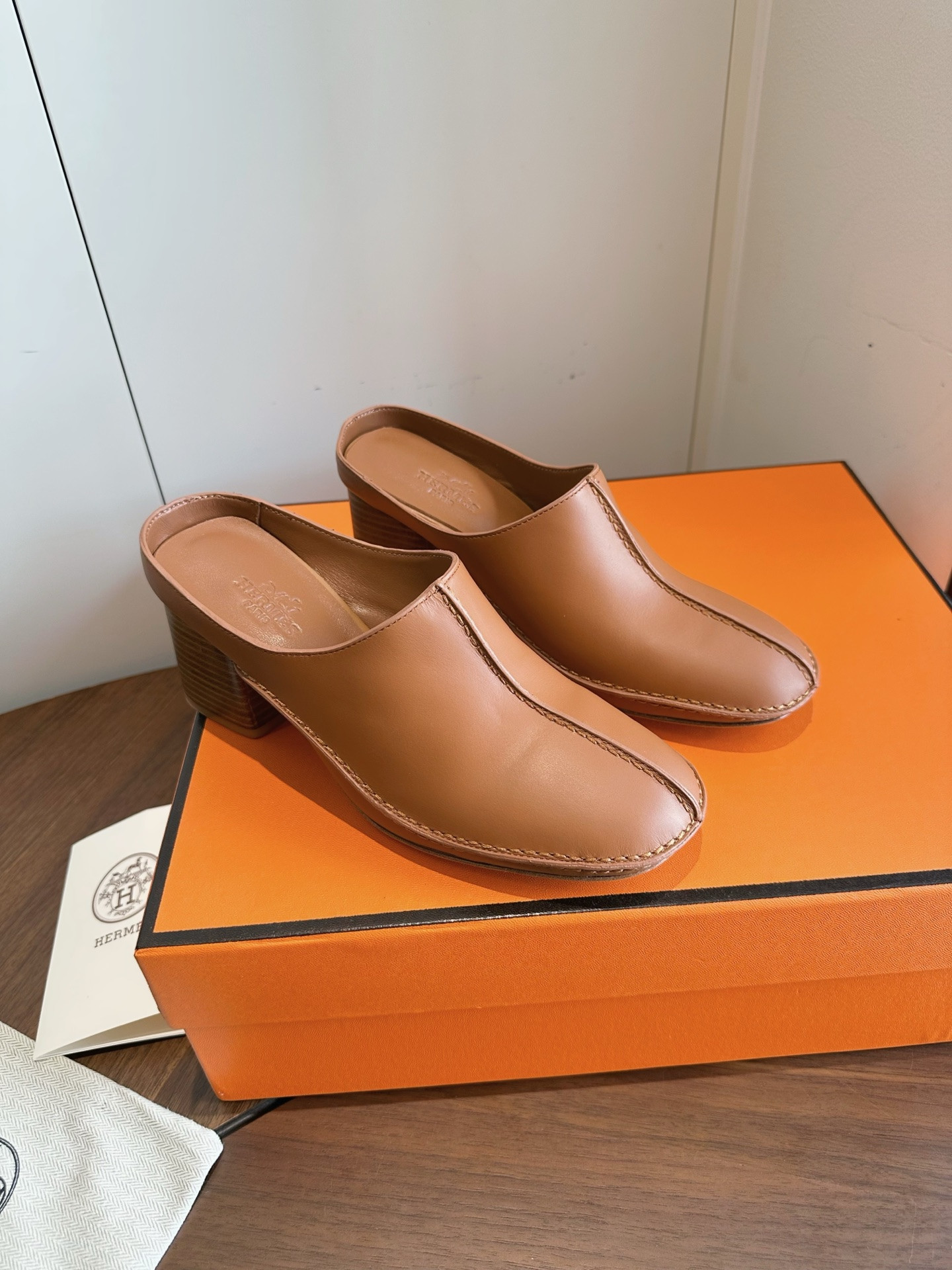 ua H**mes mystery mule