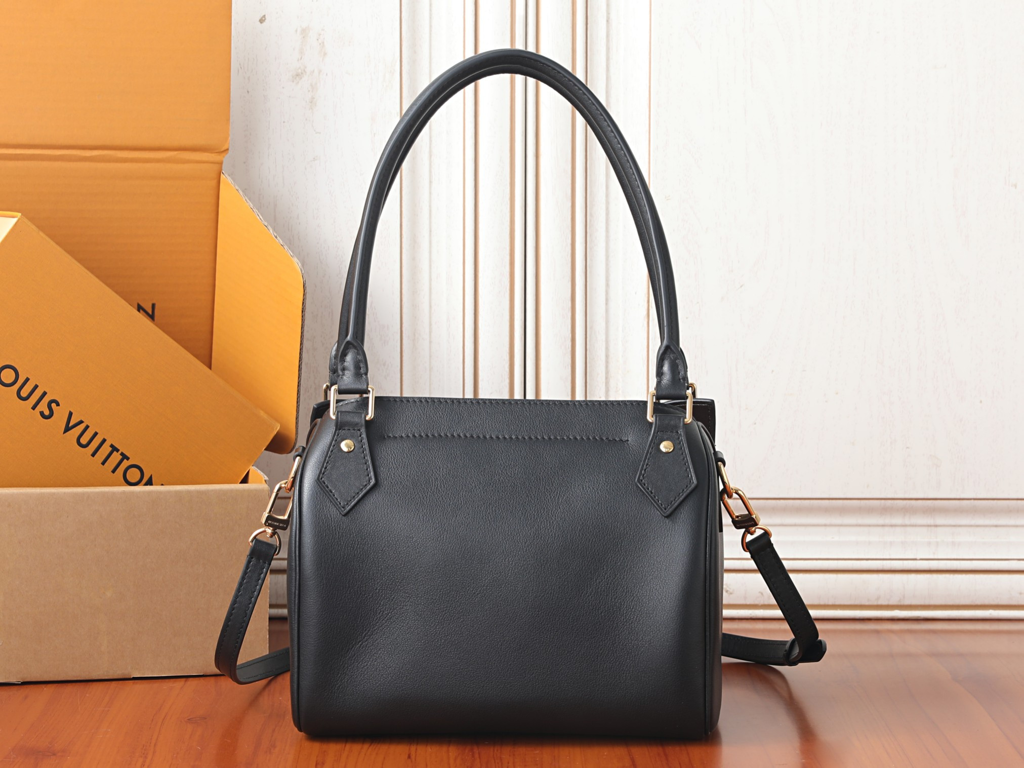 LV Speedpocket Bag M3A221 26 x 19 x 16 cm