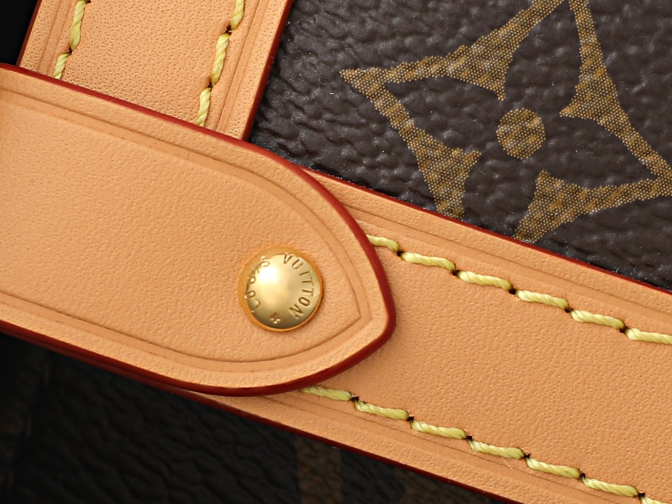LV Speedpocket Bag M3A221 26 x 19 x 16 cm