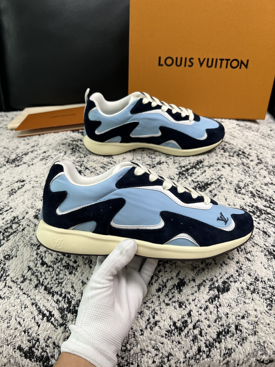 UA LV Drop 300 Sneaker