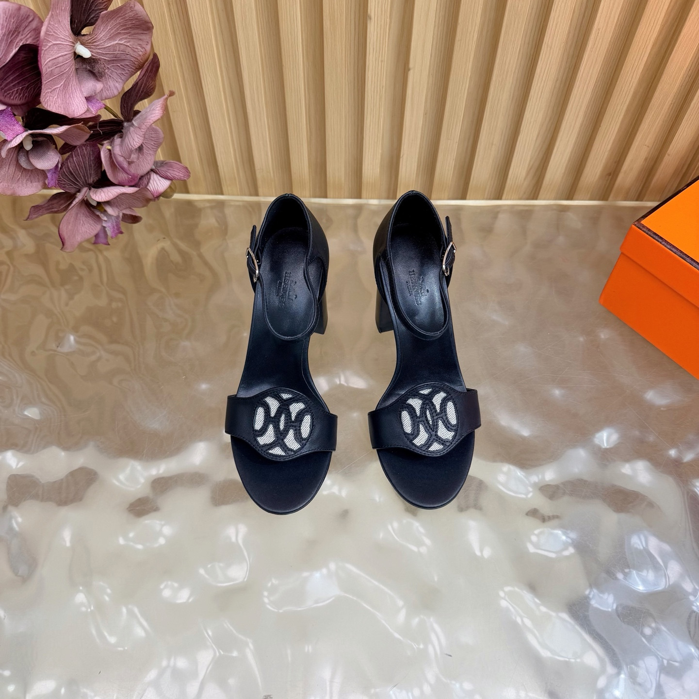 ua H**mes marquise sandal